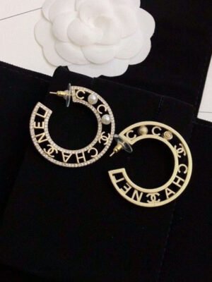 18K CC Circle Pearl Earrings