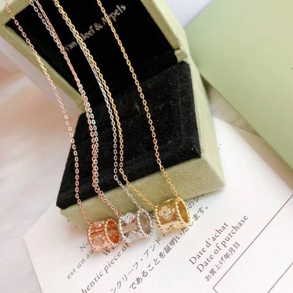 18K Yellow Gold Perl¨¦e Clovers Pendant Necklace