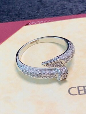 18K Juste Un Clou Diamonds Ring