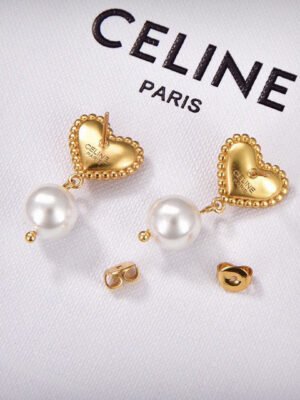 18K Triomphe Heart Pearls Earrings