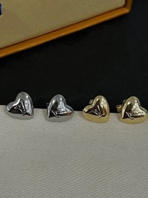 18K Louis Heart Earrings