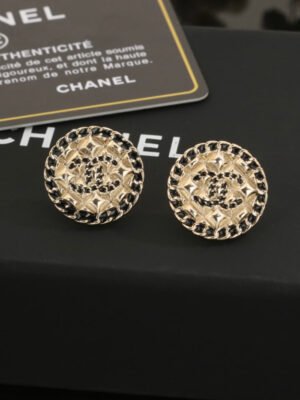 18K CC Diamond Round Earrings