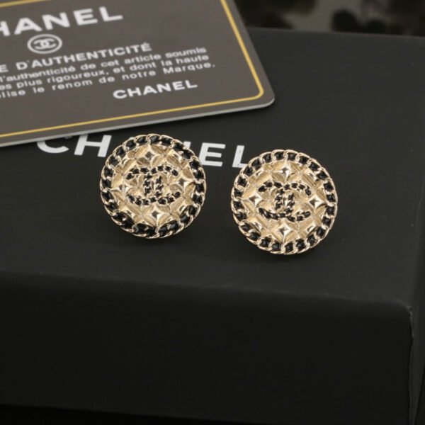 18K CC Diamond Round Earrings