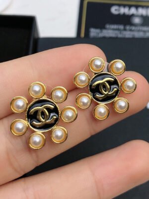 18K CC Flower Pearls Earrings