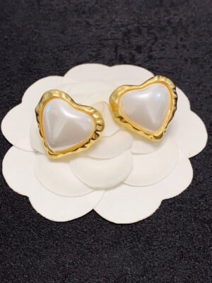 18K CC Heart Pearl Earrings