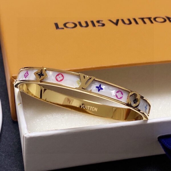 18K Louis Pearl Bracelet