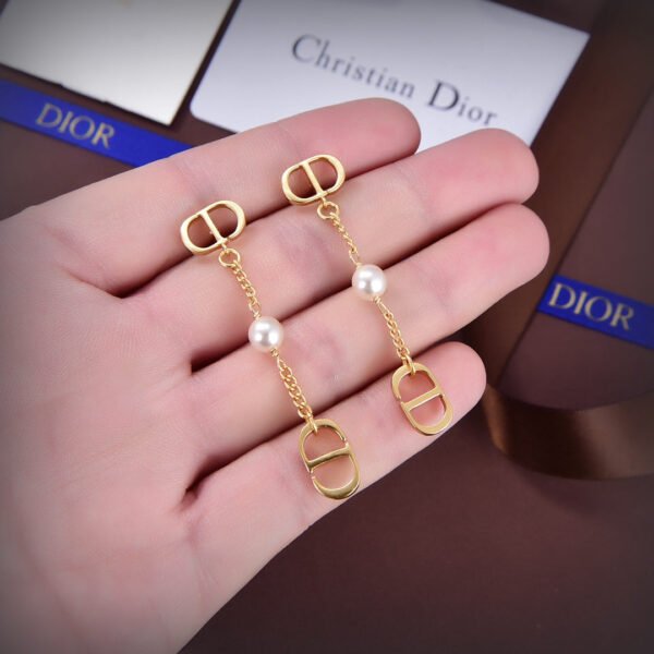18K CD 30 Montaigne Earrings