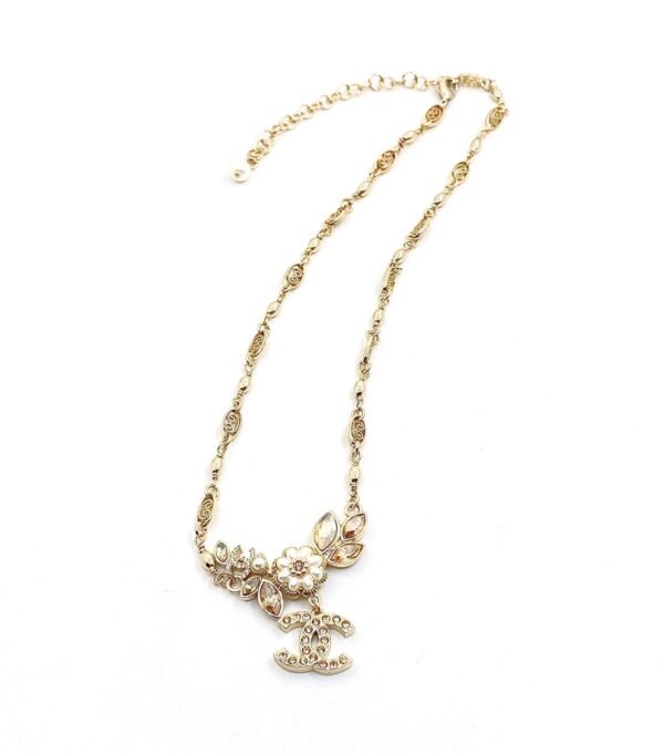 18K CC Flowers Diamonds Necklace