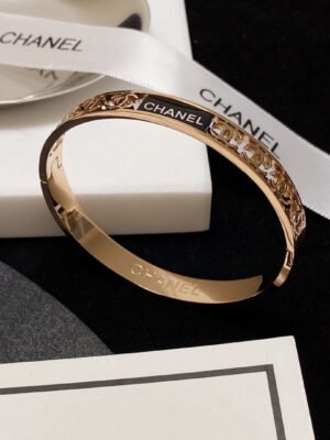 18K CC Hollow Bracelet