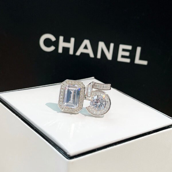 18K CC No.5 Diamonds Ring