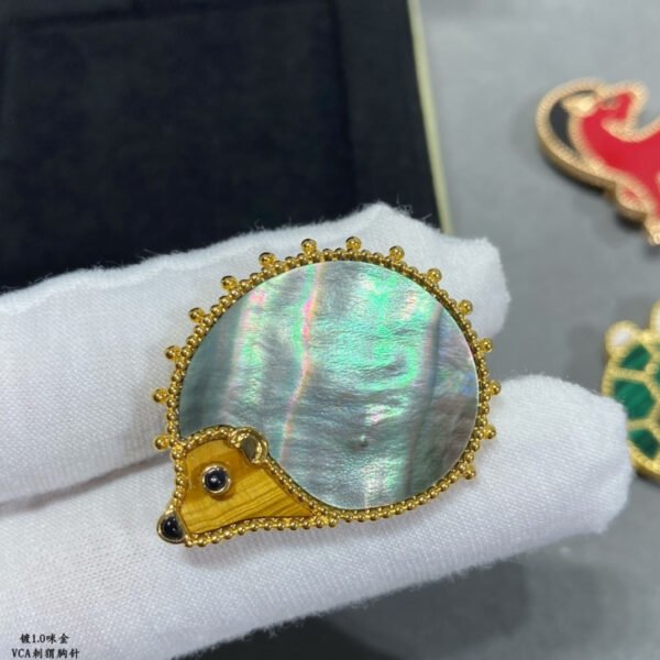 18K Lucky Animals Hedgehog Clip Brooch