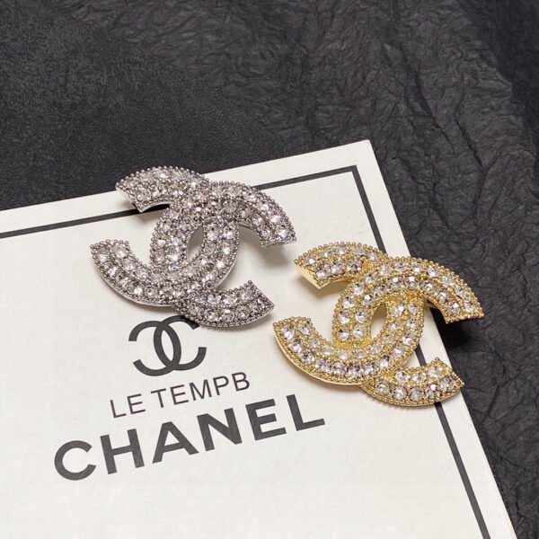 18K CC Diamonds Brooch