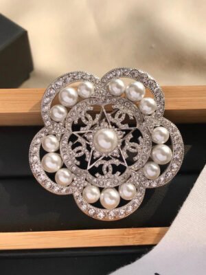 18K CC Camellia Pearls Brooch
