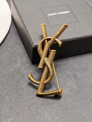 18K Saint Classic Brooch