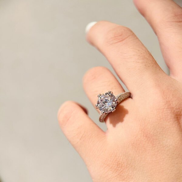18K T Pav¨¦ Tiffany Setting Engagement Ring