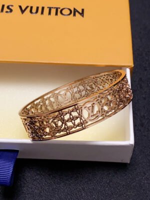18K Louis Hollow Bracelet
