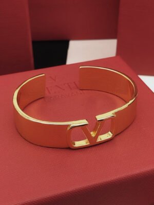 18K Vlogo Cuff Bracelet