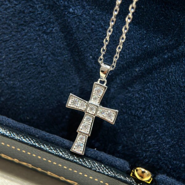 18K Diamond Pendants Necklace