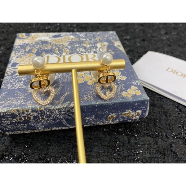 18K CD 30 Montaigne Heart Earrings