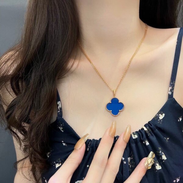 18K Magic Alhambra Agate Clover Necklace