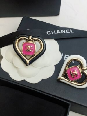18K CC Heart Brooch