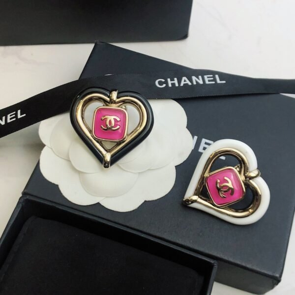 18K CC Heart Brooch