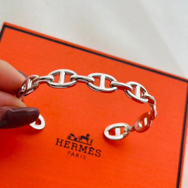 18K Chaine Open Cuff H Bracelet