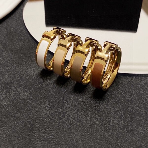 18K Vintage Clic H Ring