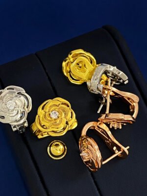 18K CC Camellia Earrings