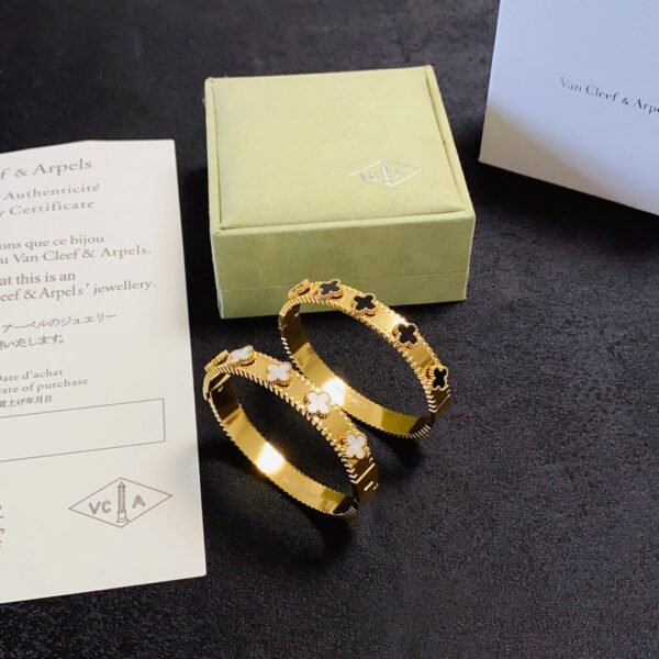 18K Perl¨¦e Clovers Bracelet