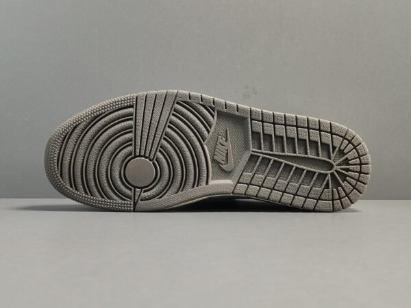 jordan-1-low-x-travis-scott-reverse-mocha-845491 JORDAN 1 LOW x TRAVIS SCOTT REVERSE MOCHA