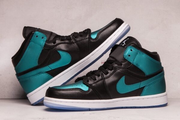 JORDAN 1 MID x IRIDESCENT BLACK