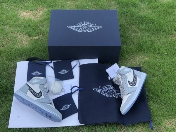 jordan-1-retro-high-x-dior-585299 JORDAN 1 RETRO HIGH x DIOR