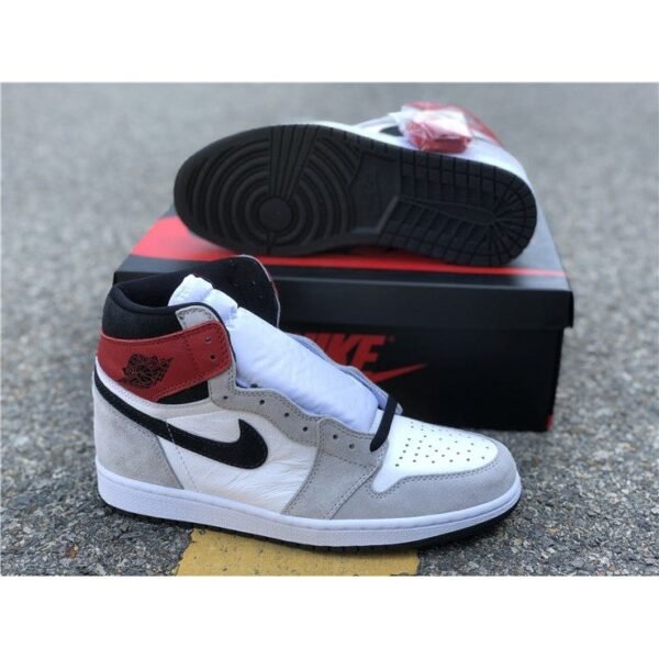 jordan-1-retro-high-x-light-smoke-grey-674296 JORDAN 1 RETRO HIGH x LIGHT SMOKE GREY