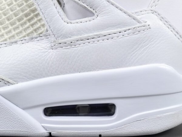 jordan-4-x-metallic-purple-215200 JORDAN 4 x METALLIC PURPLE