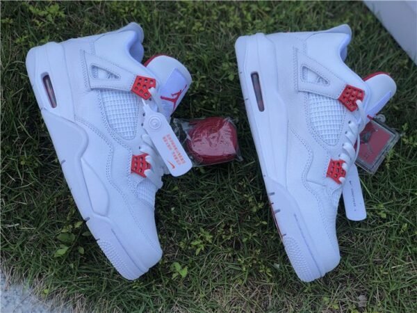 JORDAN 4 x METALLIC RED