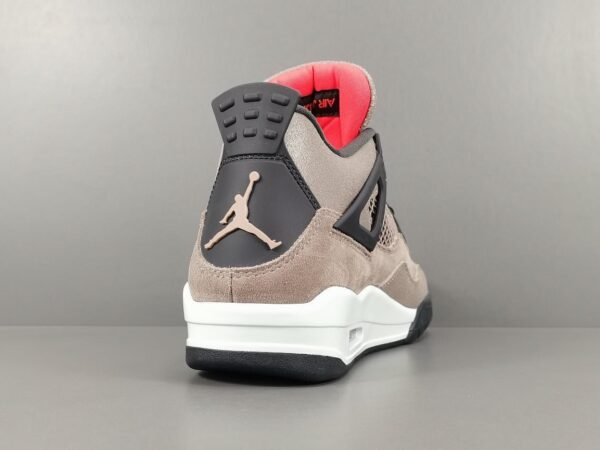 JORDAN 4 x TAUPE HAZE