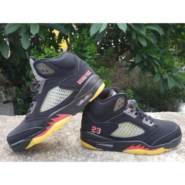 JORDAN 5 RETRO x GORE-TEX OFF-NOIR
