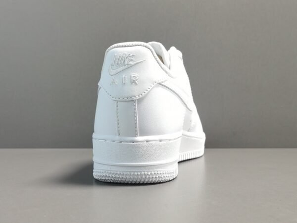 NIKE AIR FORCE 1 x WHITE