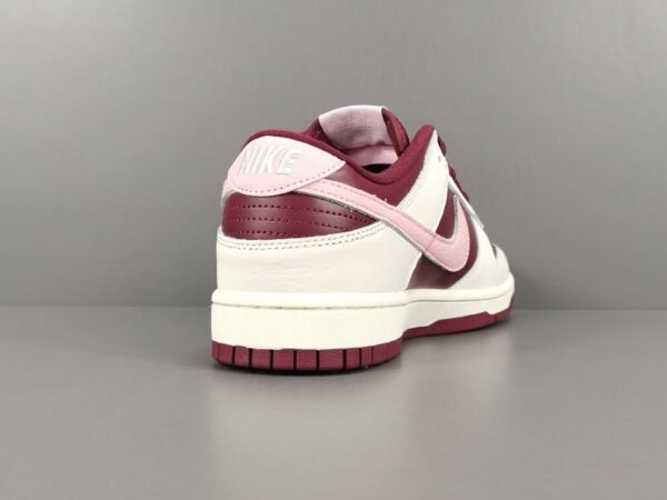 NIKE DUNK x VALENTINES DAY