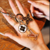 1V key chain-713