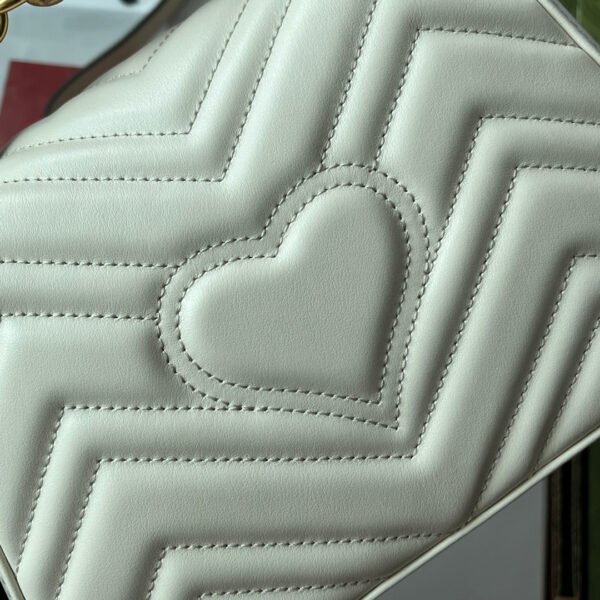 gg Marmont Mini Top Handle Bag White For Women, Women’s Bags 8.3in/21cm gg ?547260 DTDIT 9022